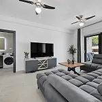 Lav Lux Elegant With Private Heated Pool *