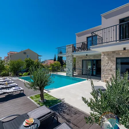 Lav Lux Elegant With Private Heated Pool Villa