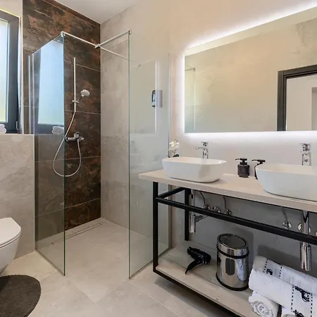 Lav Lux Elegant With Private Heated Pool Villa *