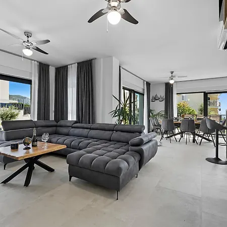 Lav Lux Elegant With Private Heated Pool Villa *