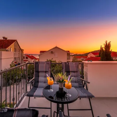 Lav Lux Elegant With Private Heated Pool Villa Mlini