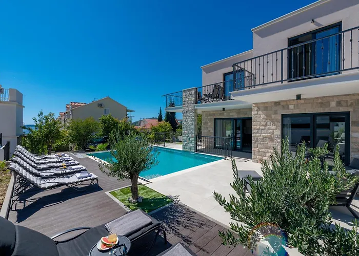 Lav Lux Elegant With Private Heated Pool Villa