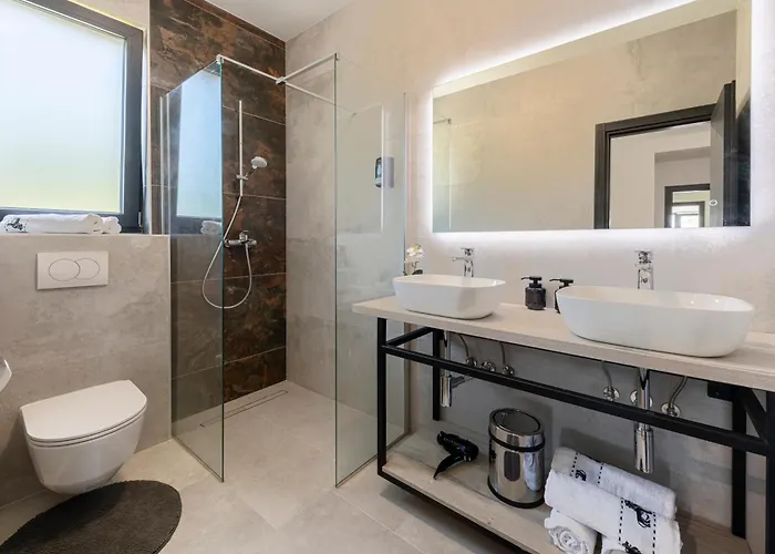 Lav Lux Elegant With Private Heated Pool Villa *
