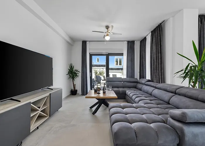 Lav Lux Elegant With Private Heated Pool Villa
