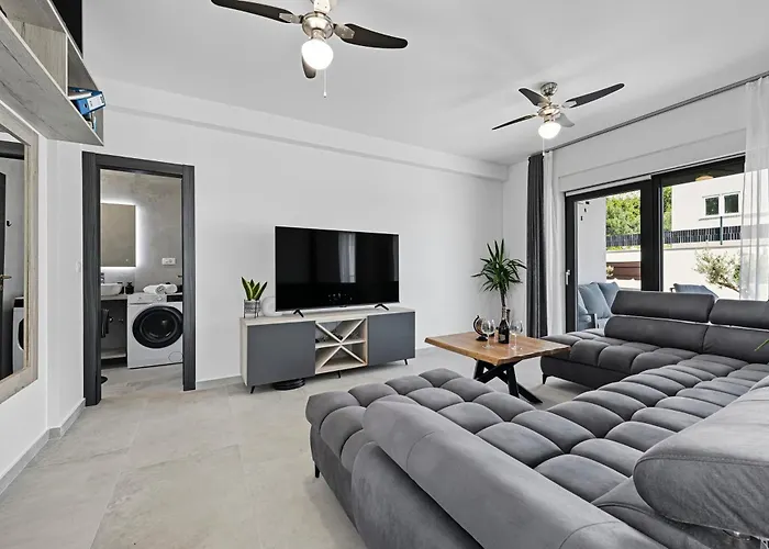 Lav Lux Elegant With Private Heated Pool *