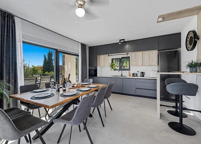 Lav Lux Elegant With Private Heated Pool Villa