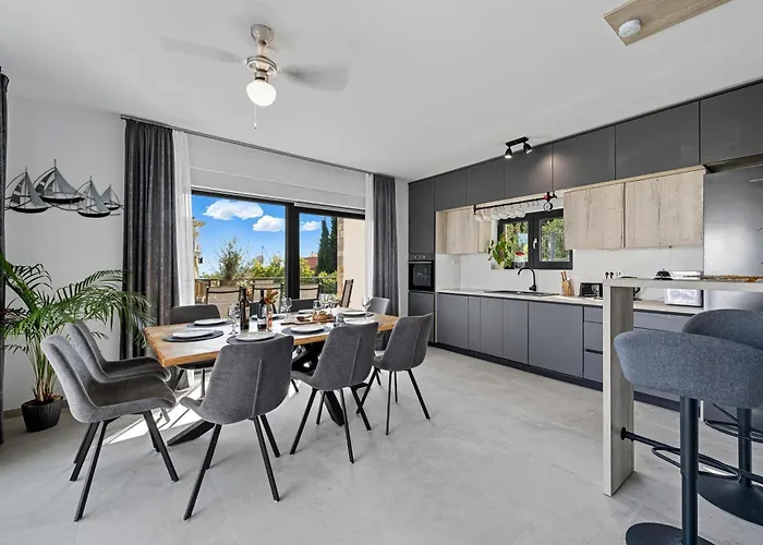 Lav Lux Elegant With Private Heated Pool Villa *