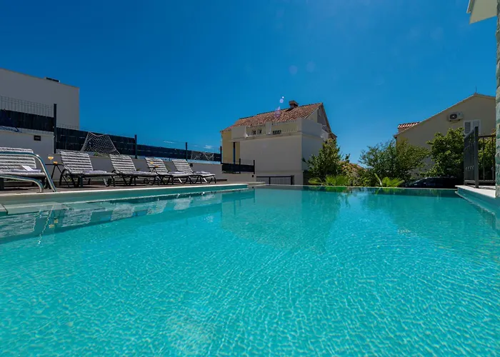 Lav Lux Elegant With Private Heated Pool Villa *