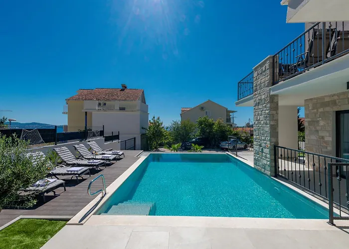 Lav Lux Elegant With Private Heated Pool Villa Mlini