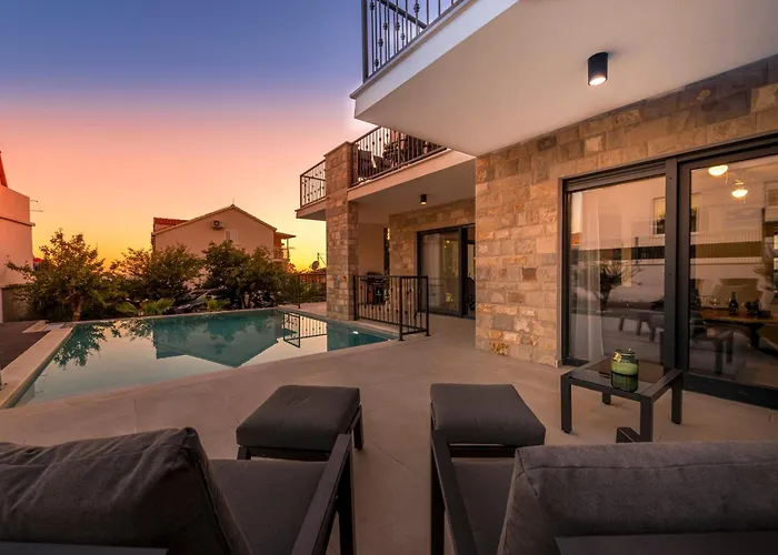 Villa Lav Lux Elegant With Private Heated Pool Mlini