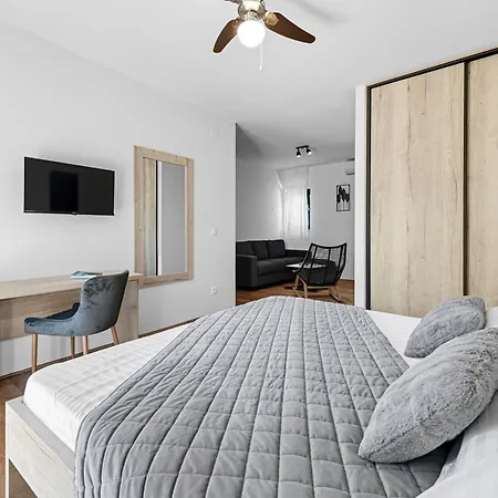 Villa Lav Lux Elegant With Private Heated Pool