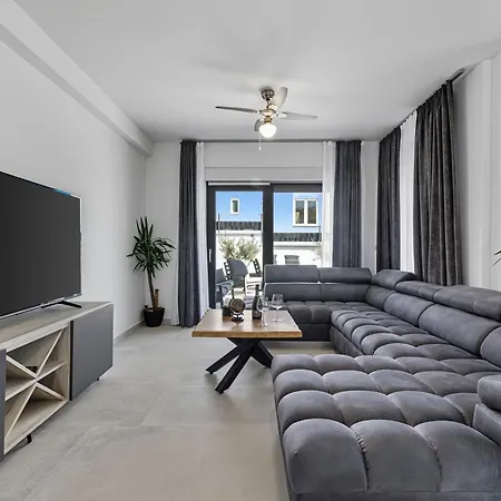 Lav Lux Elegant With Private Heated Pool Villa