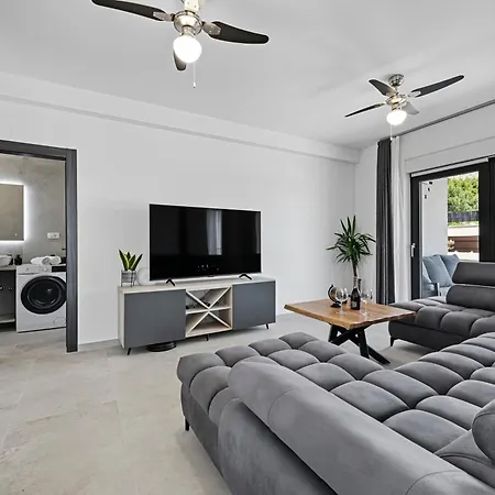 Lav Lux Elegant With Private Heated Pool *