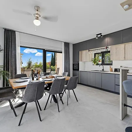 Lav Lux Elegant With Private Heated Pool Villa *