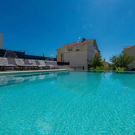 Lav Lux Elegant With Private Heated Pool Villa *