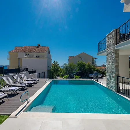 Lav Lux Elegant With Private Heated Pool Villa Mlini